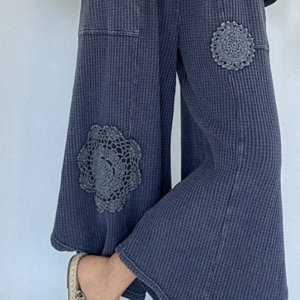 Easel Navy Wide-Leg Crocheted Patch Pants NWT - Picture 2 of 8